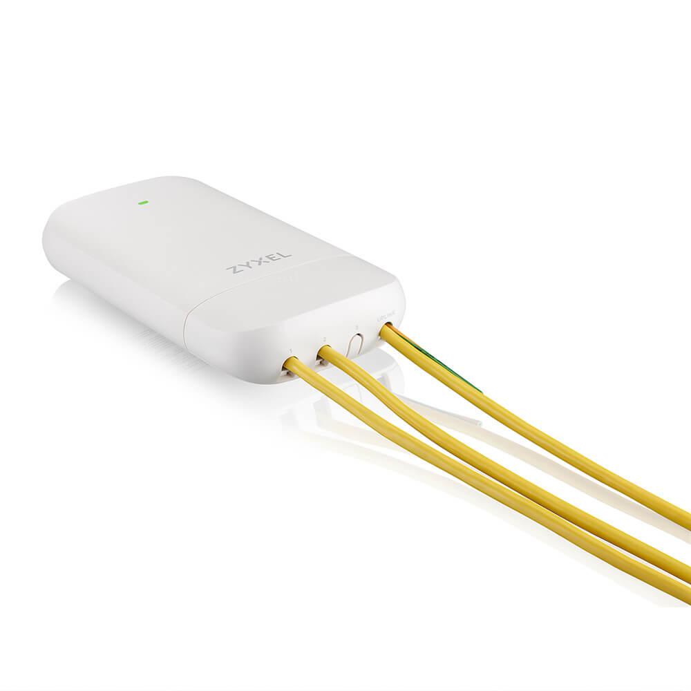 Zyxel PoE12-3PD, 4 x 1Gb port PoE extender. 45W PoE - imagine 4